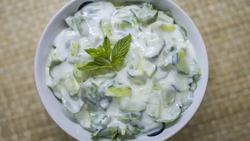 Salata krastavitsi Млечна Салата С Краставици Mr. Per, Свежо Допълнение Към Скара, Печено Месо И Поръчка На Храна Онлайн В Бургас И Меден Рудник Salata Krastavitsi